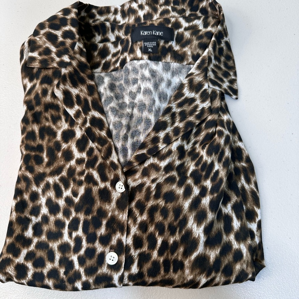 NWOT Karen Kane Women's Long Sleeve Button Up Shirt, XL, Leopard 100% Vi… - Picture 6 of 7